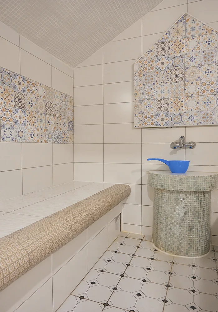 img-senior-bathroom-lp-built-in